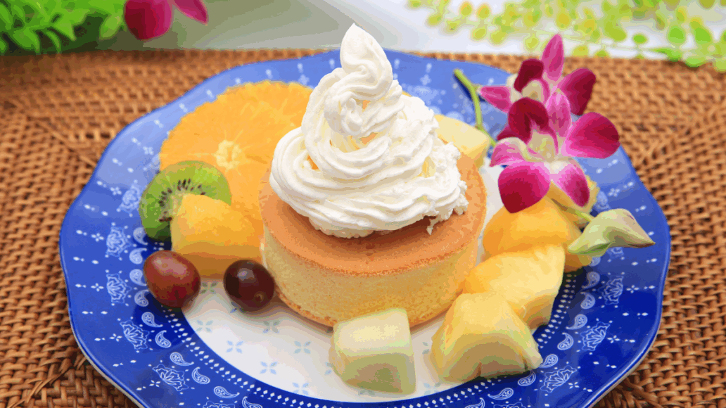 Fresh cream is a heaping bowlful of Hawaiian pancake.