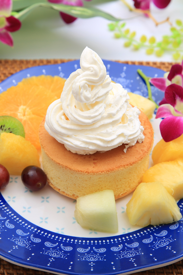 Fresh cream is a heaping bowlful of Hawaiian pancake.