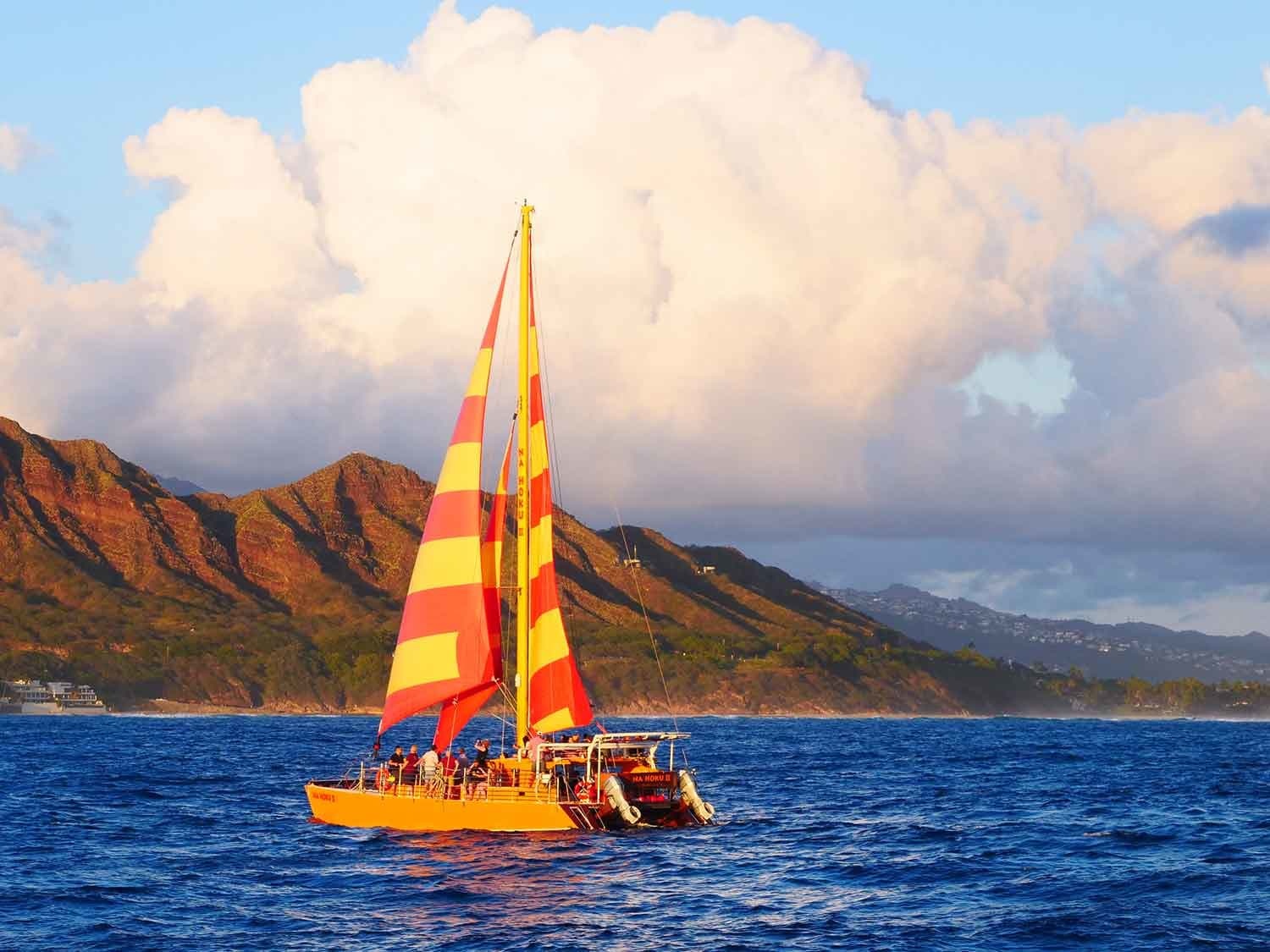 Na Hoku Catamaran – Sunset Cruise with Drinks