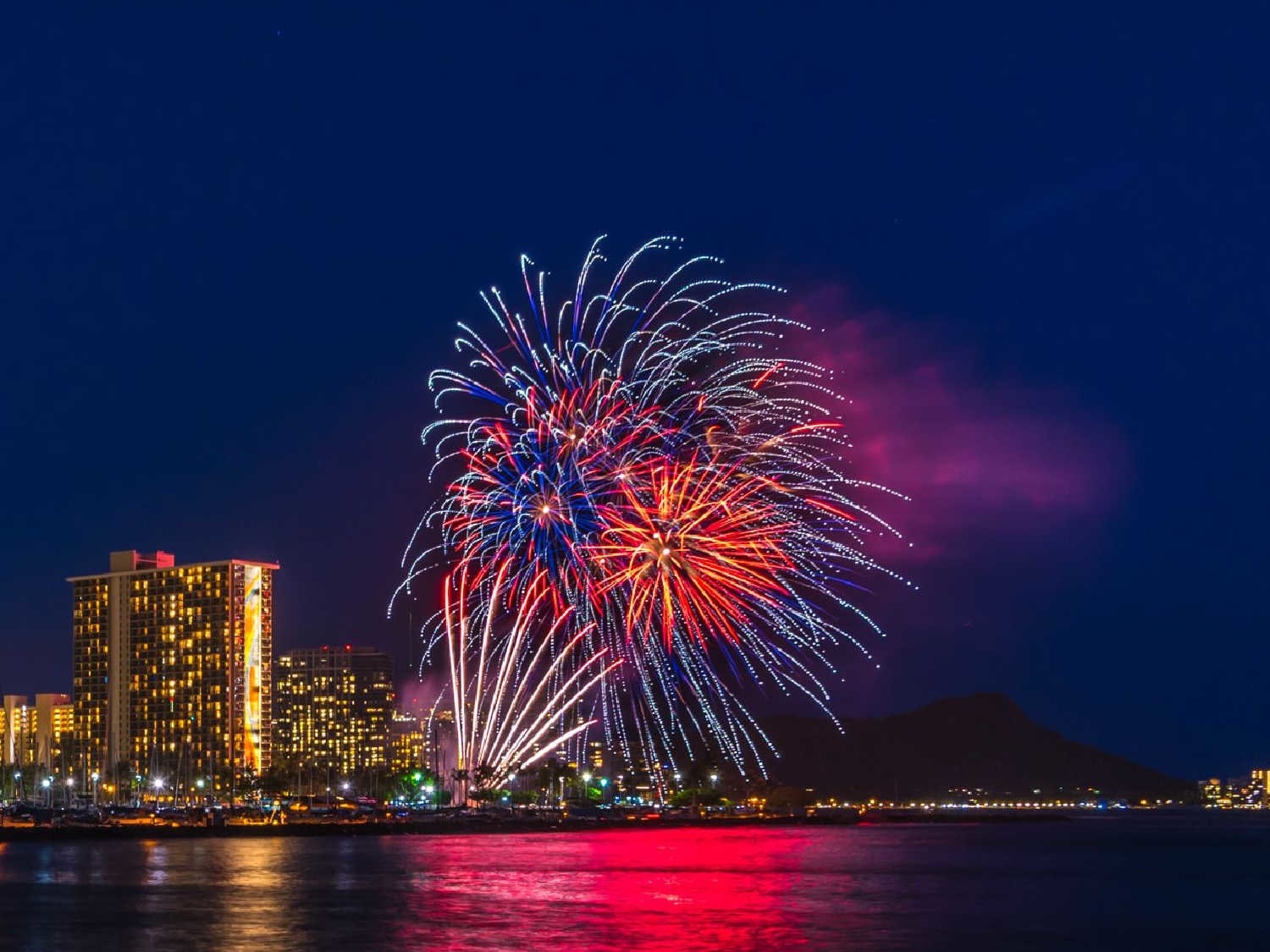Three Tiki Sailing Catamaran: Waikiki Sunset Cruise & Friday Fireworks