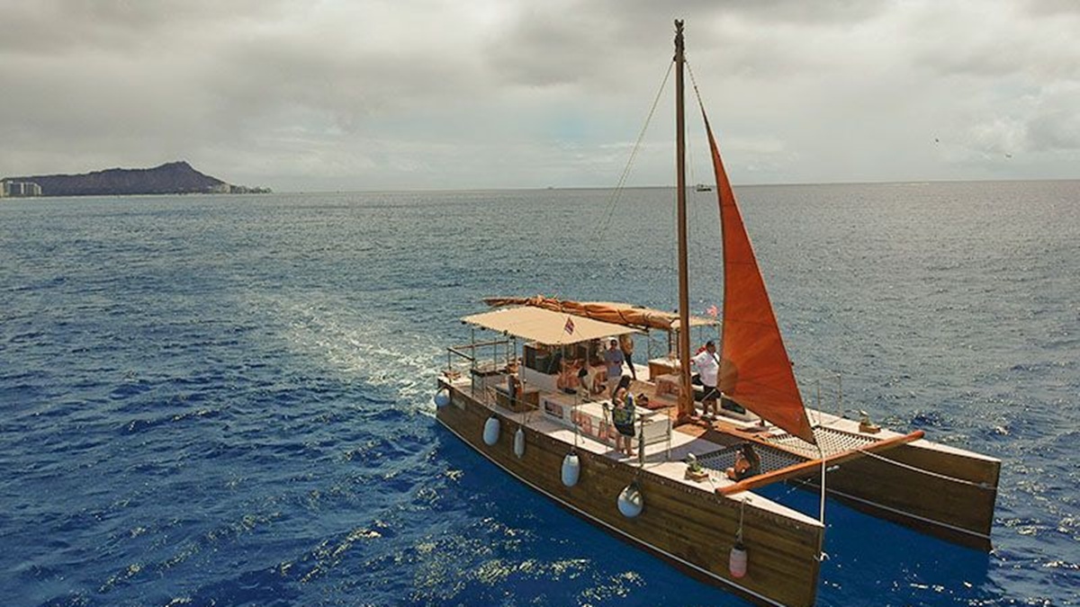 Watch the Sunset and a Show: 6 Waikiki Cruises with Entertainment