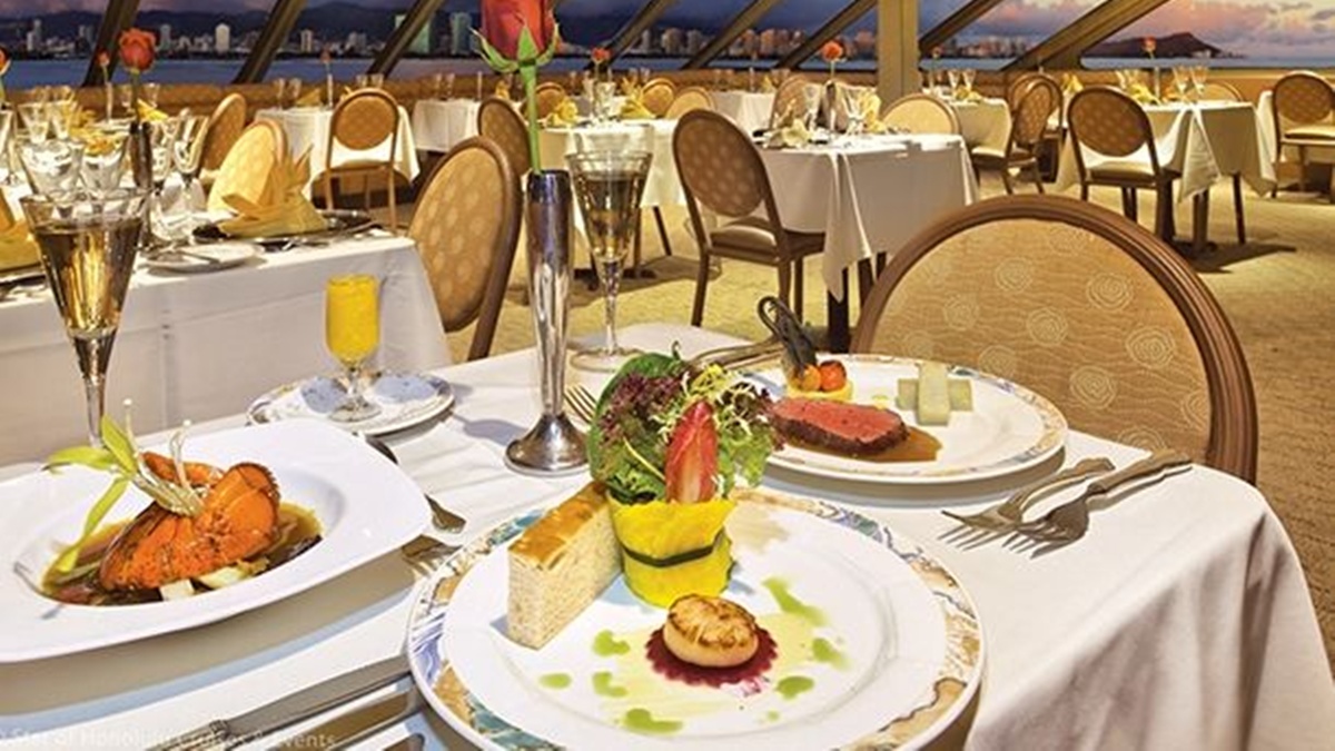 Star of Honolulu – Five Star Dinner with Celebration Plan
