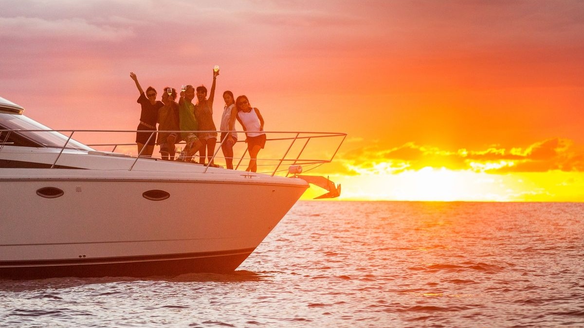Top 10 Items to Bring on Your Sunset Cruise in Hawaii