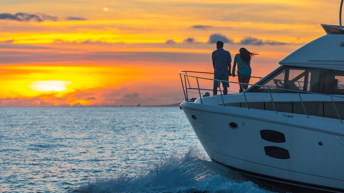 Private vs. Shared Sunset Cruises: Pros and Cons