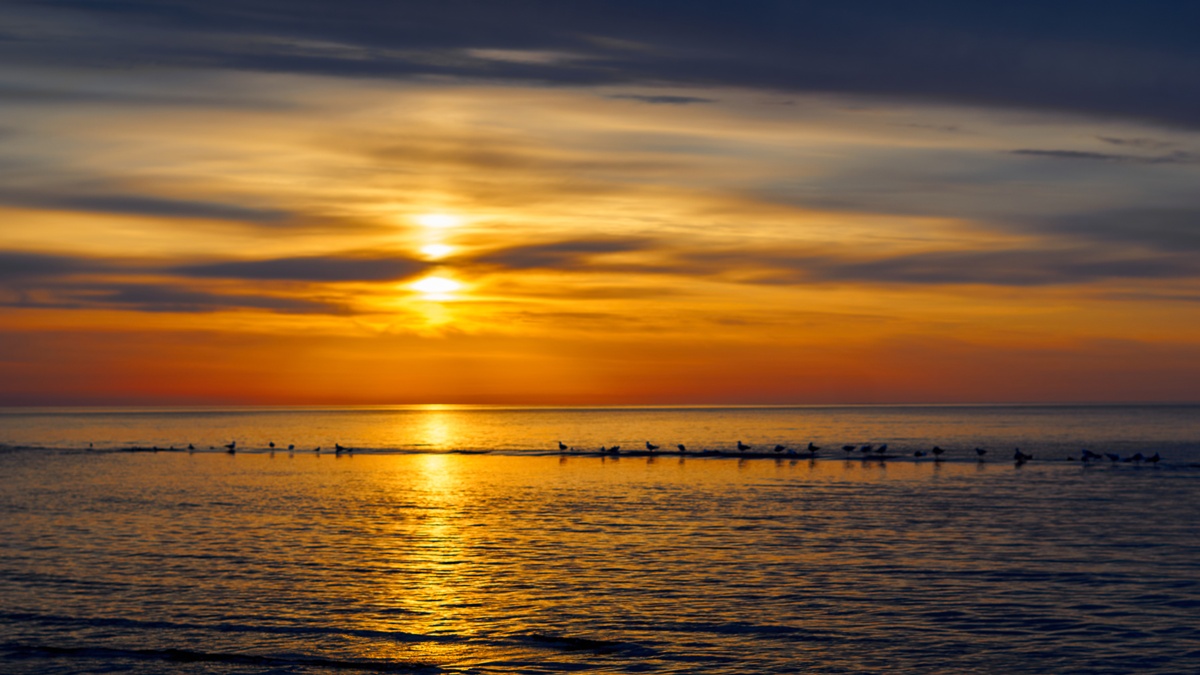 Famous Hawaiian Quotes and Proverbs About the Ocean and Sun